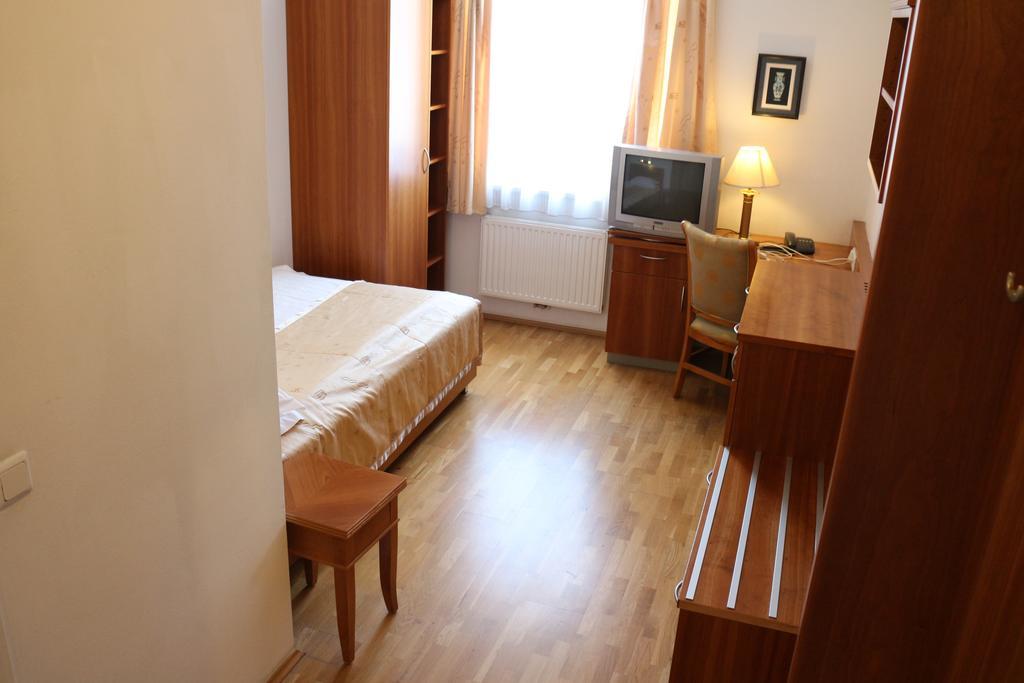 Wasserpalast - Breakfast For Free!!! Hotel Graz